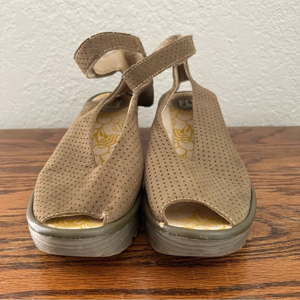FLY London Women's Yala Perforated Wedge Sandal Size 39